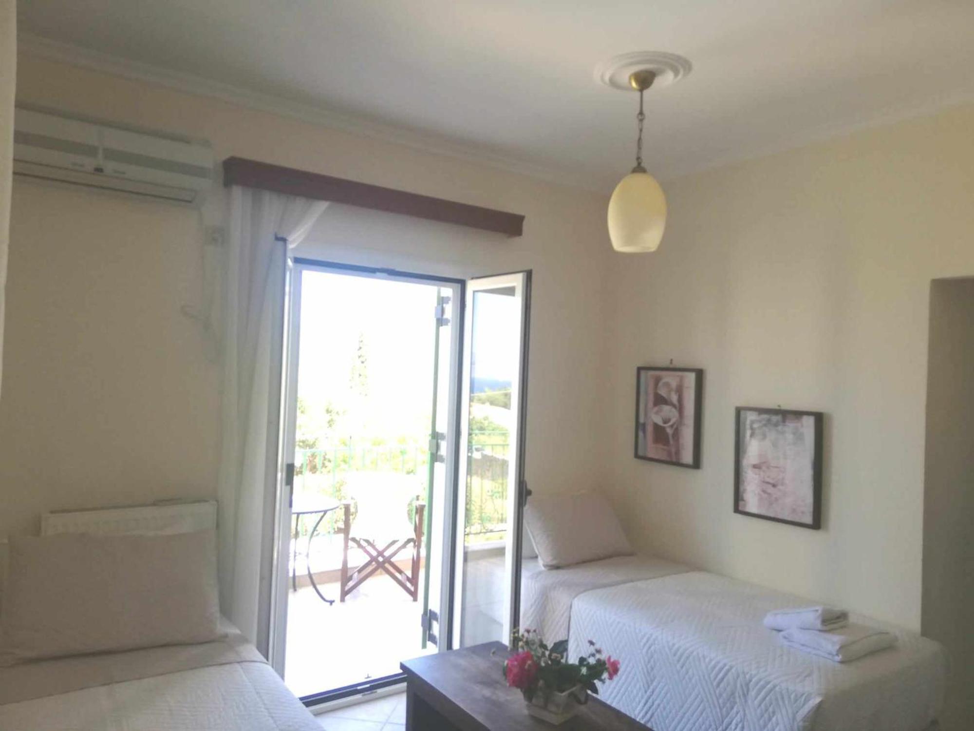 Iliachtides Villas Karavómilosz Kültér fotó